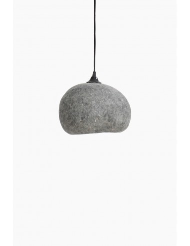 Suspension Pebble Grey medium s'inspire de l'anatomie humaine