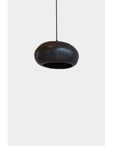 Suspension Pebble Black Large une grave pollution 